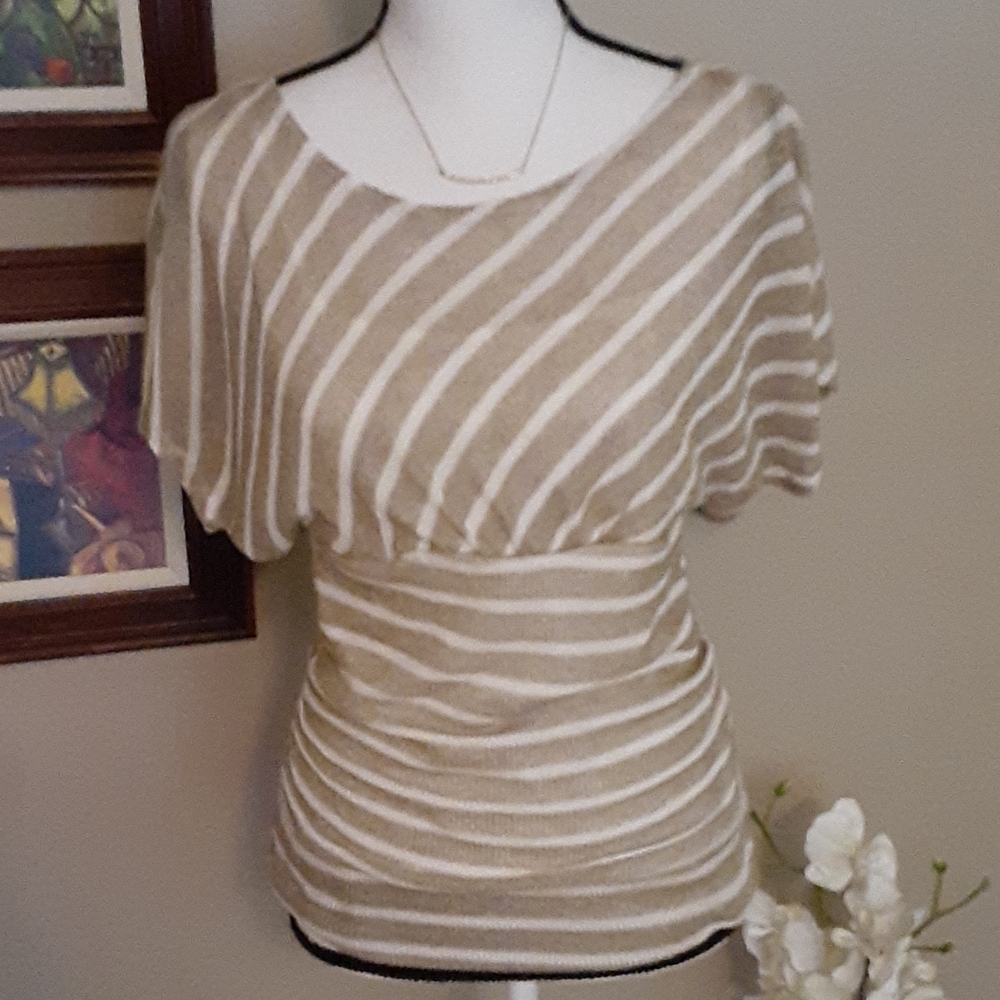 SOLD!!  HEARTSOUL Top w/attached Cami, Jr. L, Gold & White